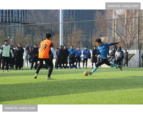 以业余足球联赛为核心推动城市体育活力与社区凝聚力发展新篇章